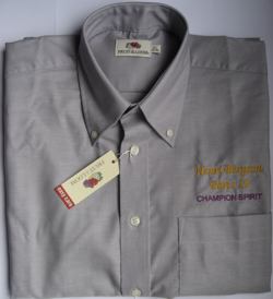 Ejemplo de camisa bordada