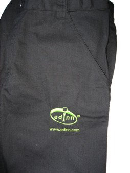 Ejemplo de pantalon bordado